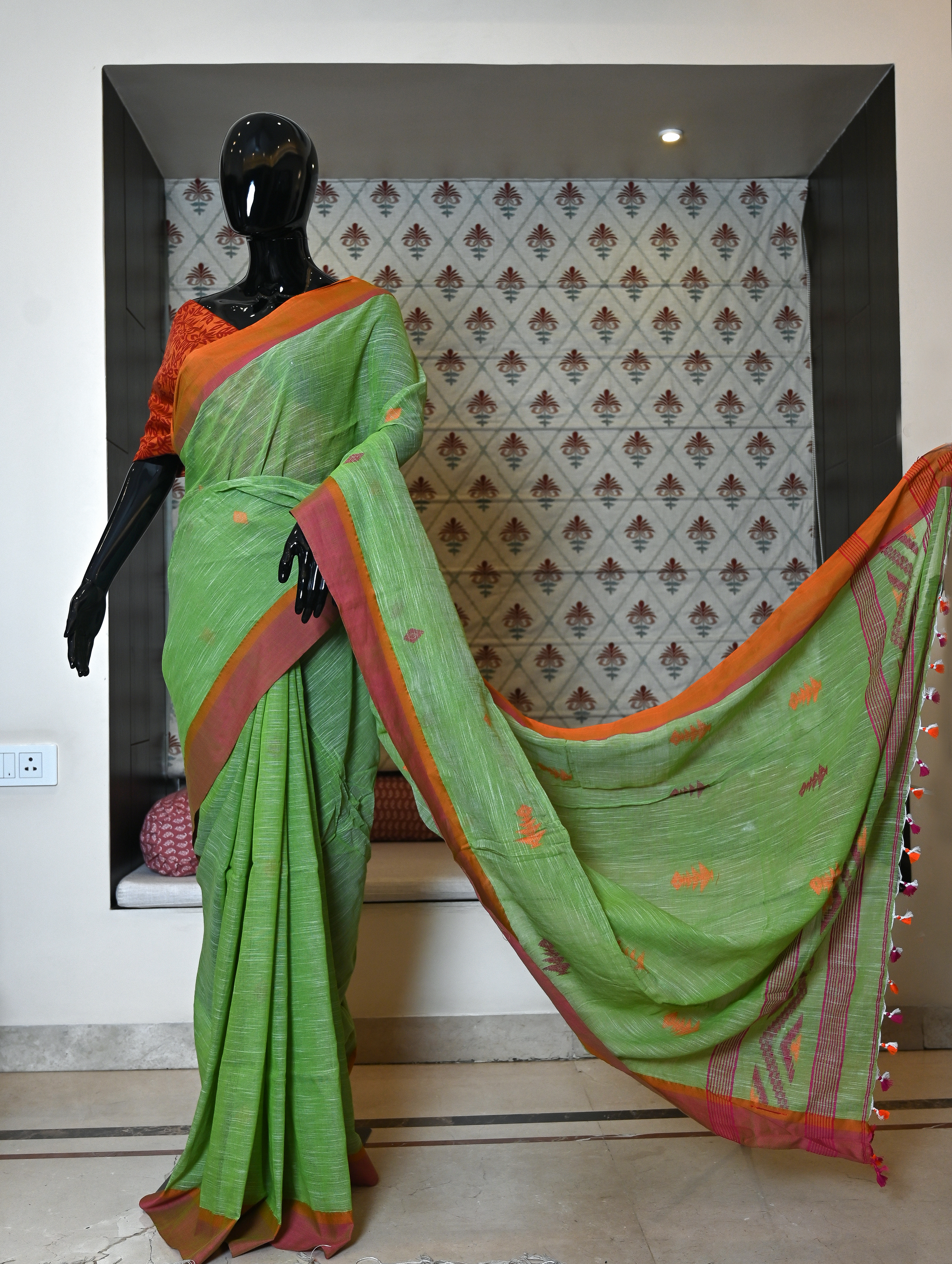Pure Hand Woven Cotton Linen Saree with Border and all over Jamdani Work Weaving