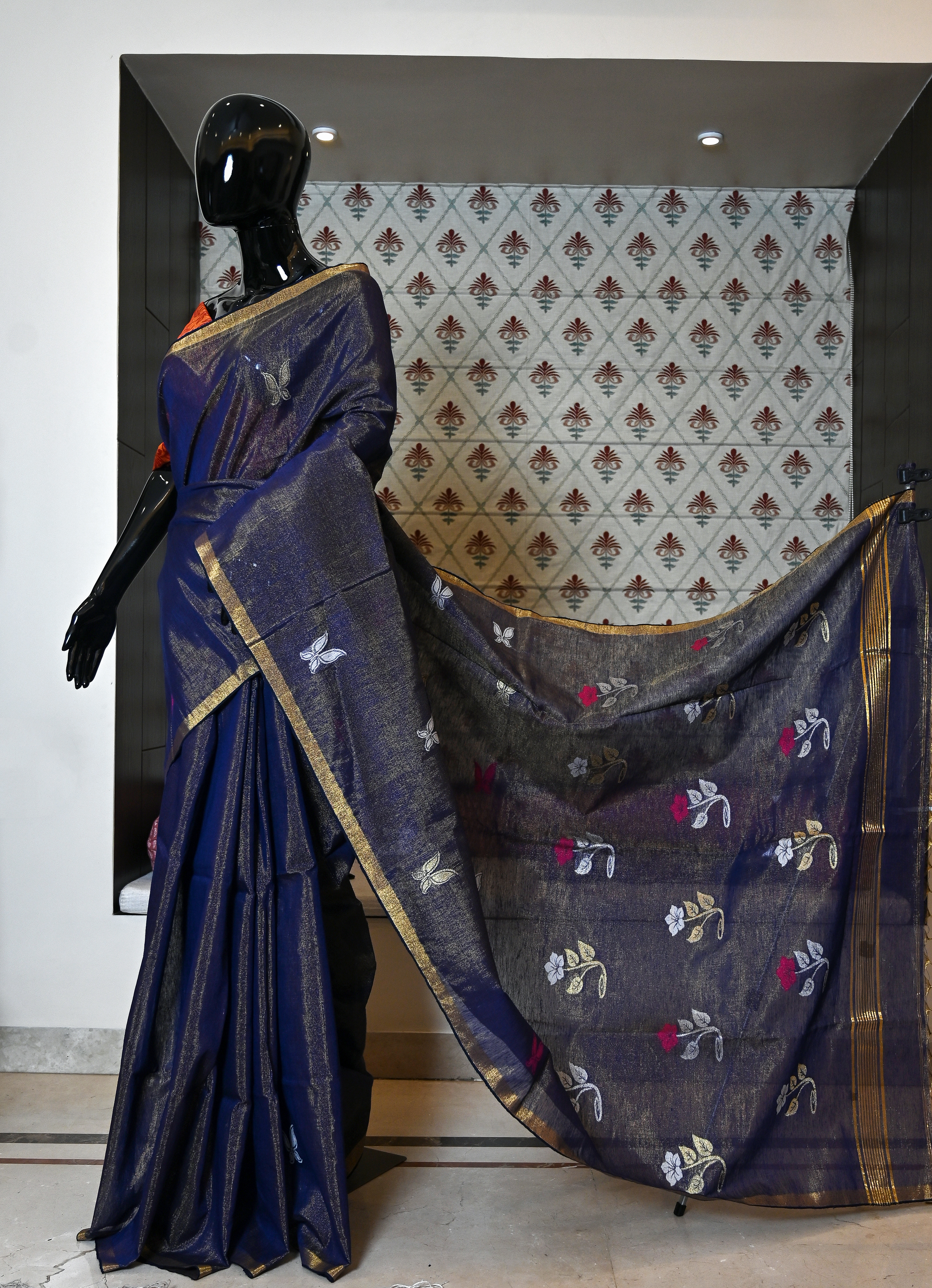 Pure Hand Woven Tissue Linen Saree with Jamdani Work Weaving