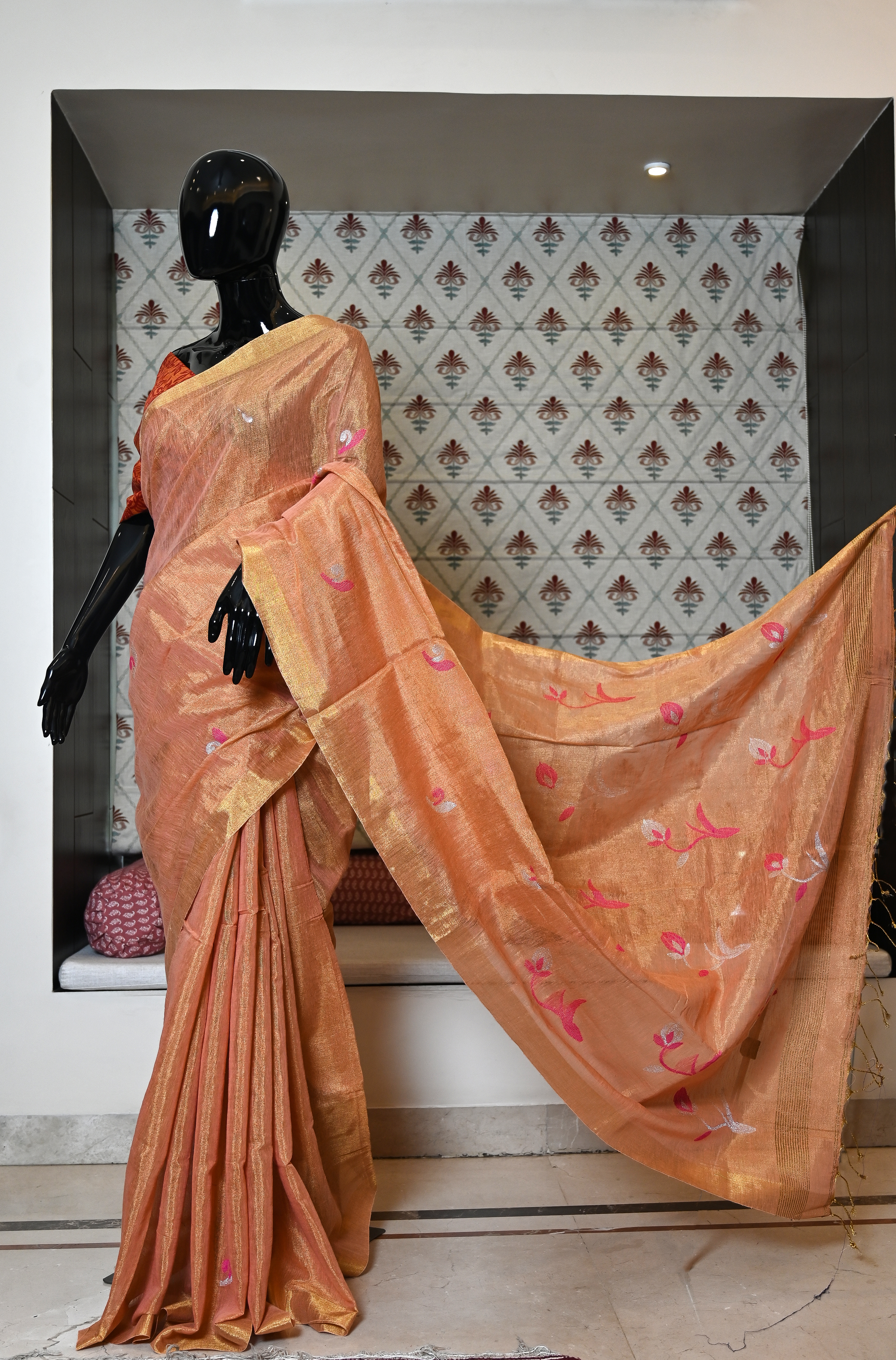 Pure Hand Woven Tissue Linen Saree with Jamdani Work Weaving