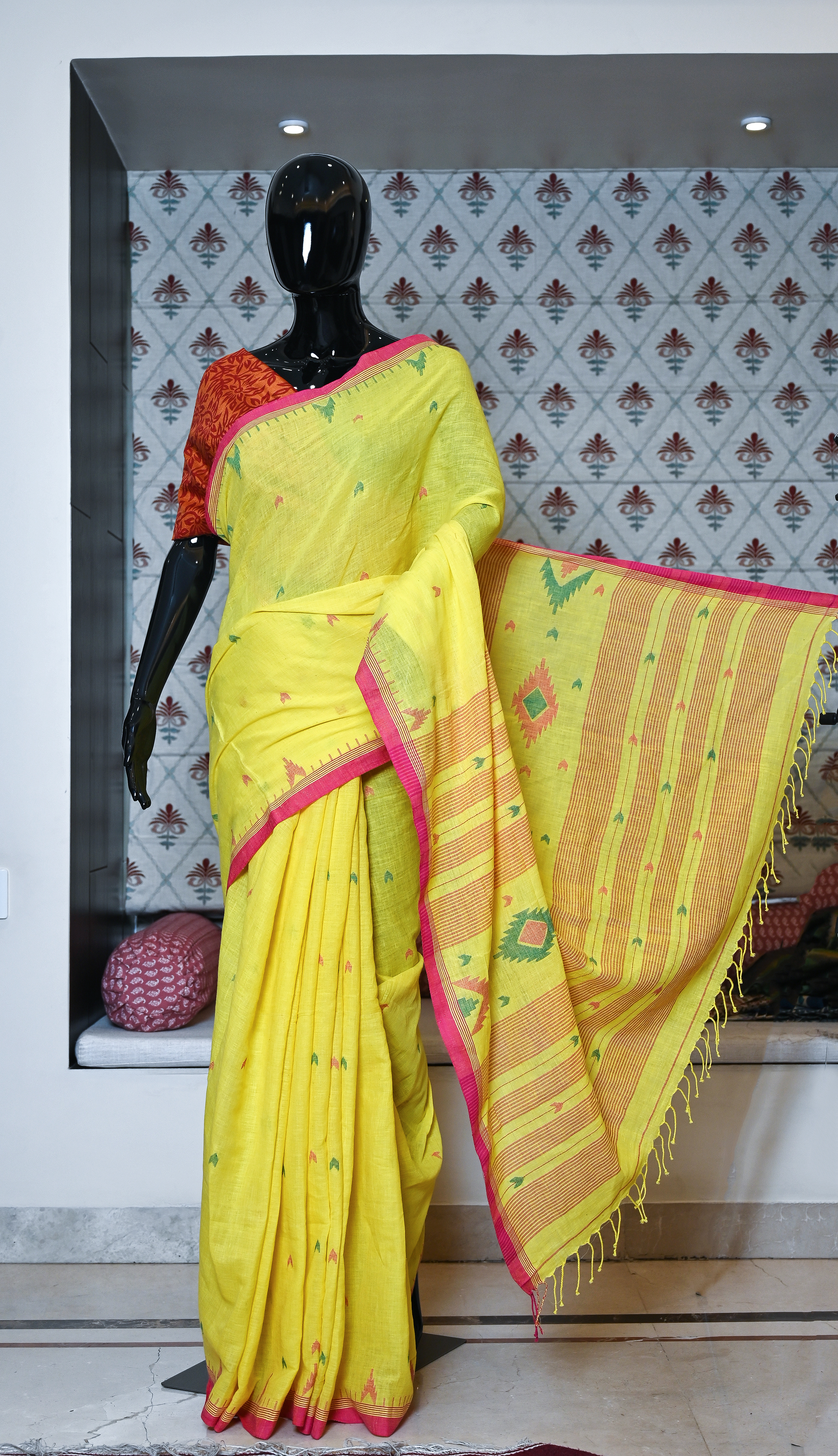 Pure Hand Woven Cotton Dhakai Jamdani Saree From Bengal