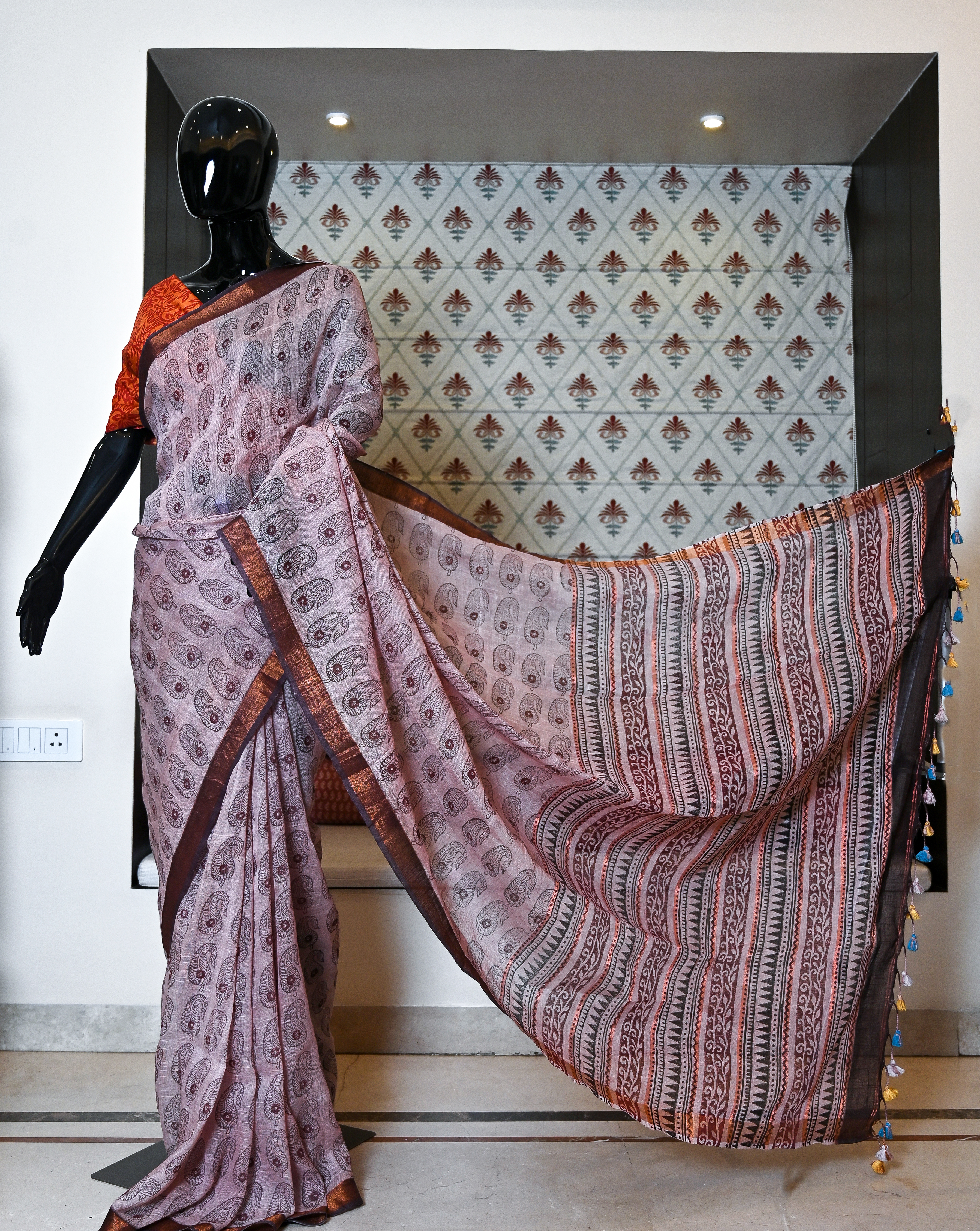 Pure Hand Woven Linen Saree With Zari Border And Hand Block Print
