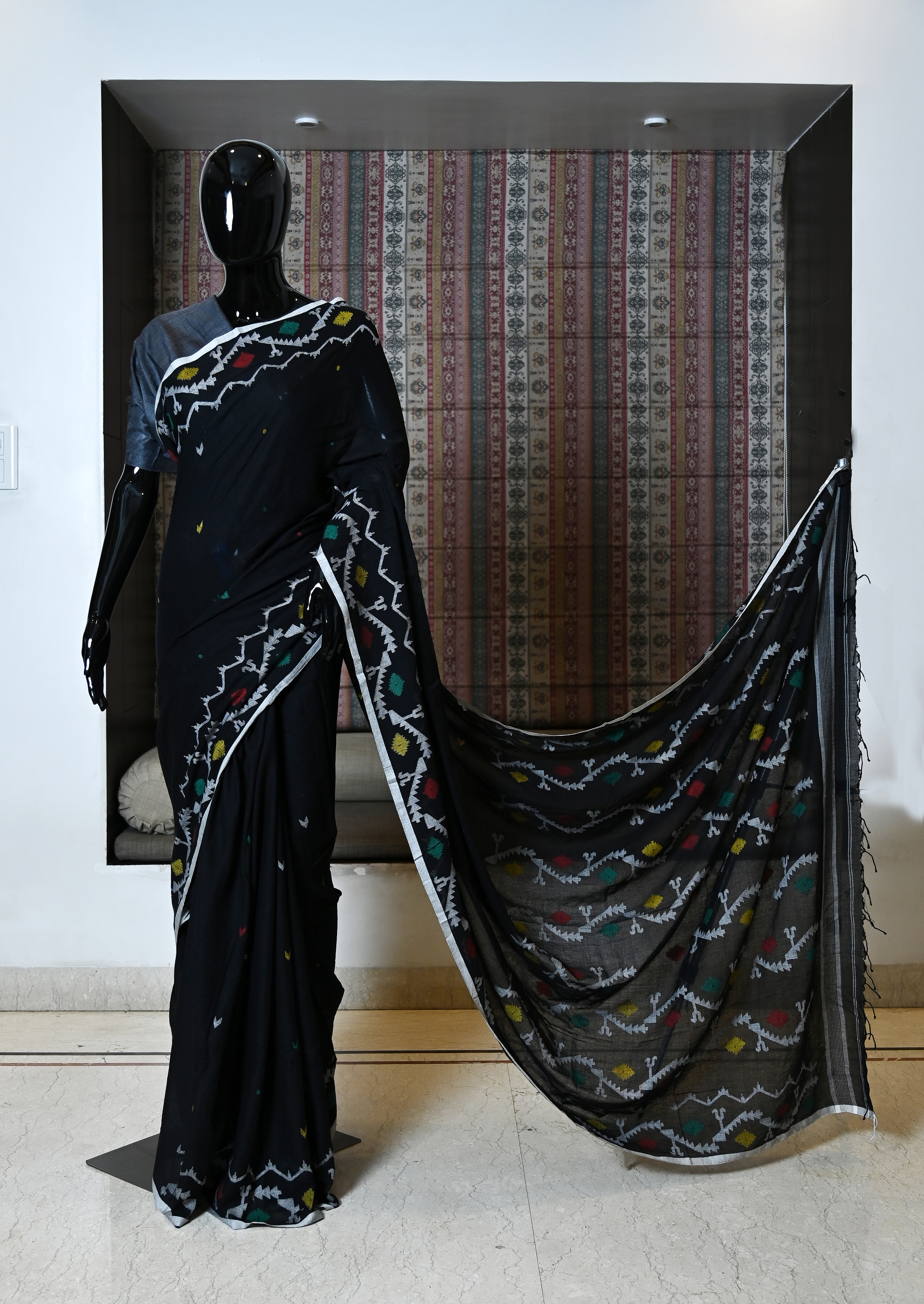 Pure Hand Woven Cotton Dhakai Jamdani Saree From Bengal