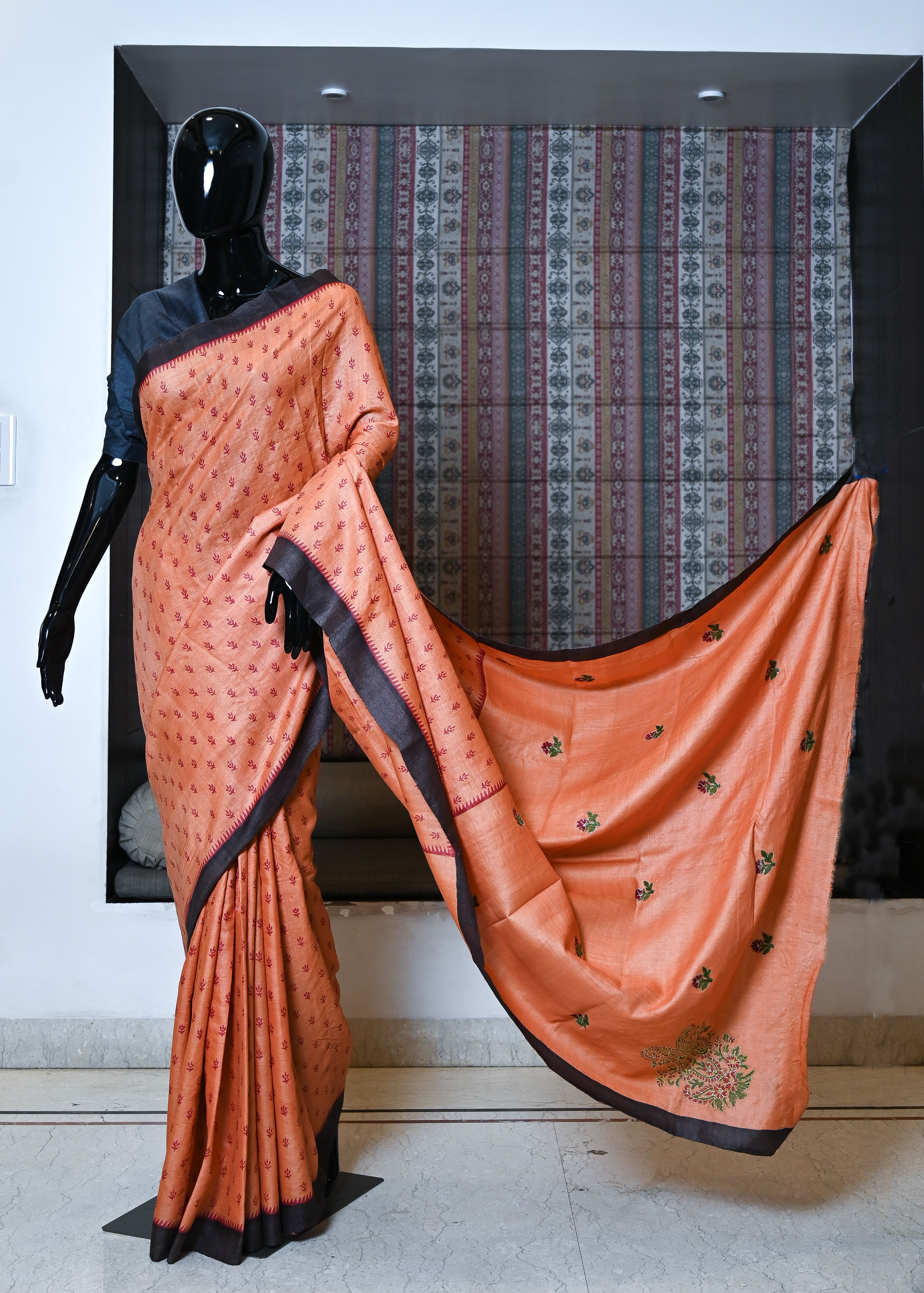 Pure Hand Woven Tasser Saree With Shaded Colour With Border And Hand Block Print With Zardoshi Work