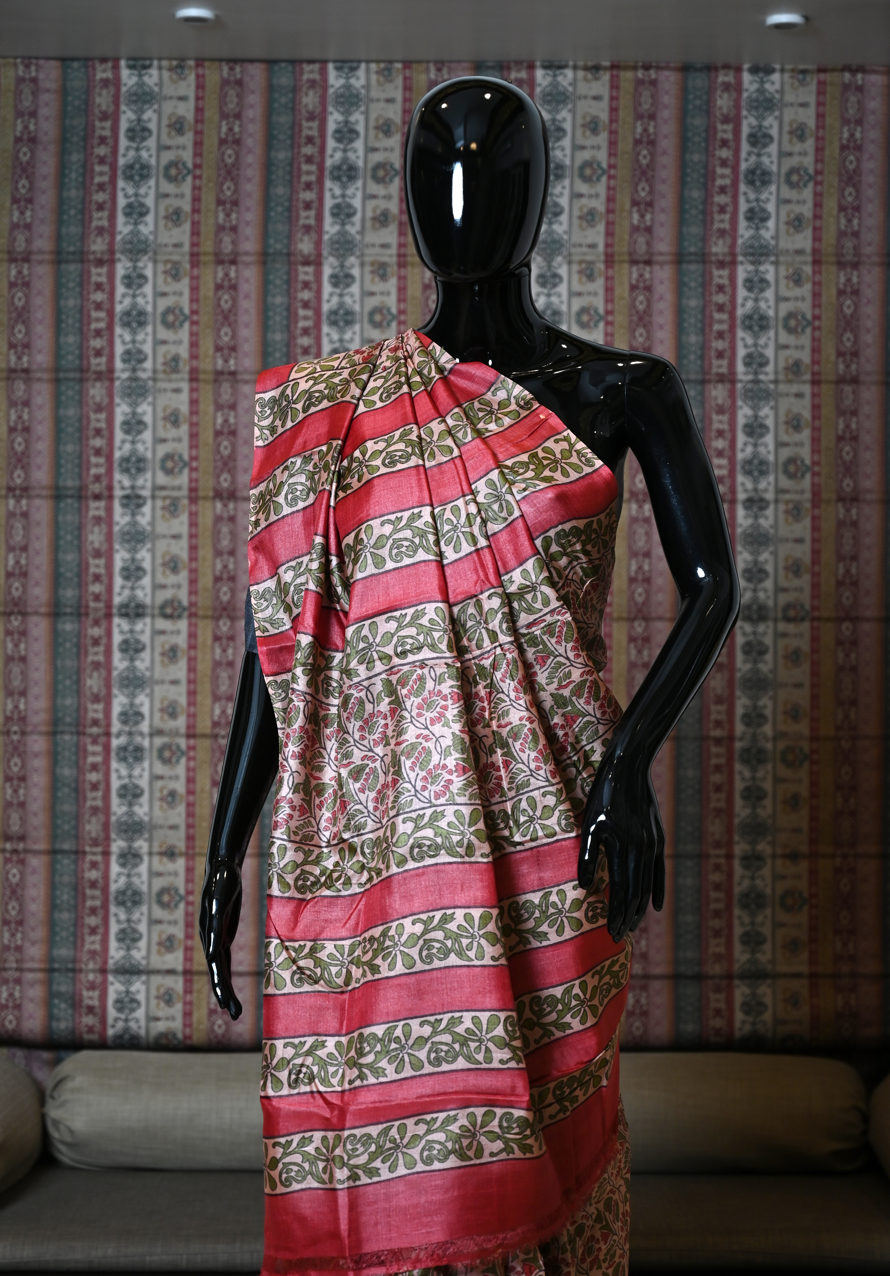Pure Hand Woven Tasser Saree With Shaded Colour And Hand Block Print